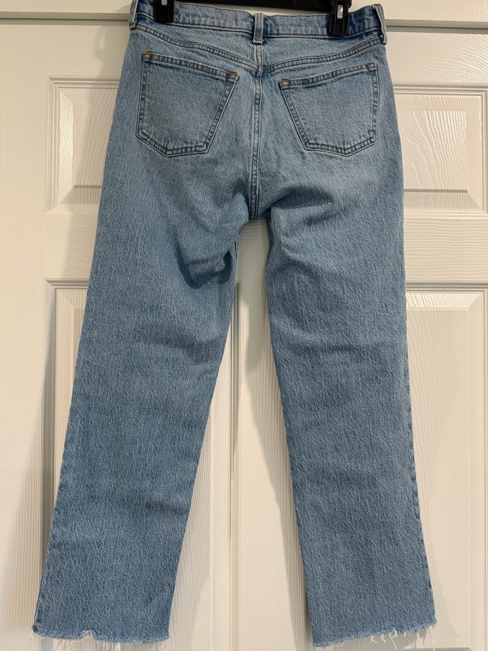 Abercrombie & Fitch “The 90s Straight” Mid-Rise Raw Hem Light Wash Jean, Short - Picture 3 of 5